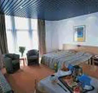 Royal Astor Hotel